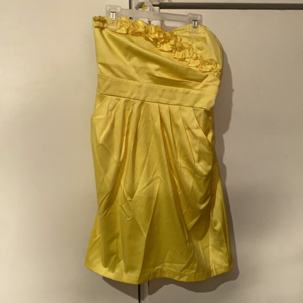 Yellow dress with pockets
